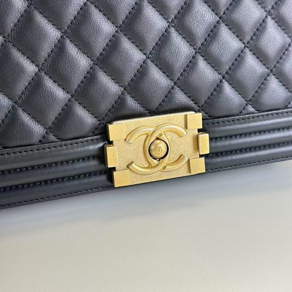 Chanel Black Lampskin Medium Boy Bag Shoulder Bag Crossbody - Picture 5 of 8
